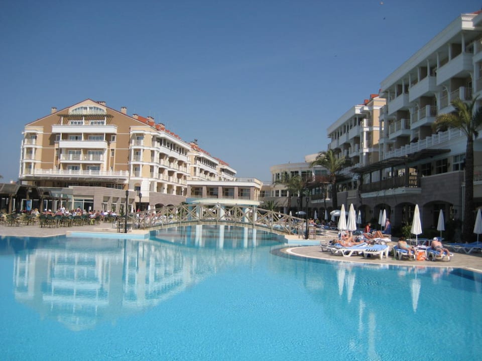 Pool mit Hotelanlage Trendy Aspendos Beach Hotel
