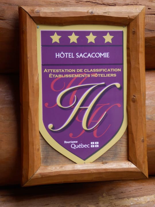 Hotelschild Hotel Sacacomie