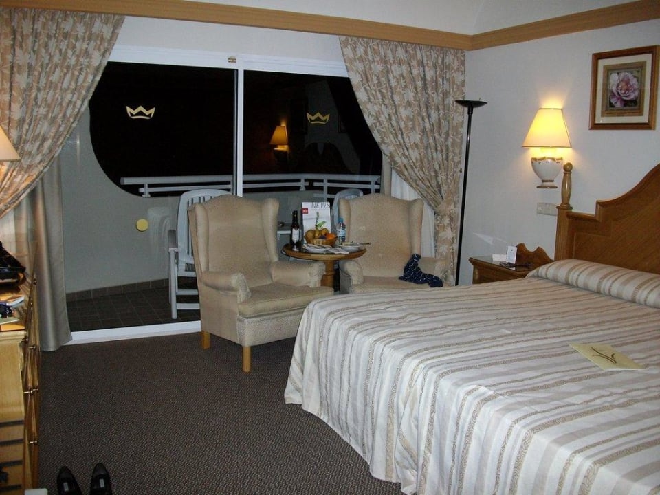 ein Zimmer mit Balkon Hotel Riu Palace Tres Islas
