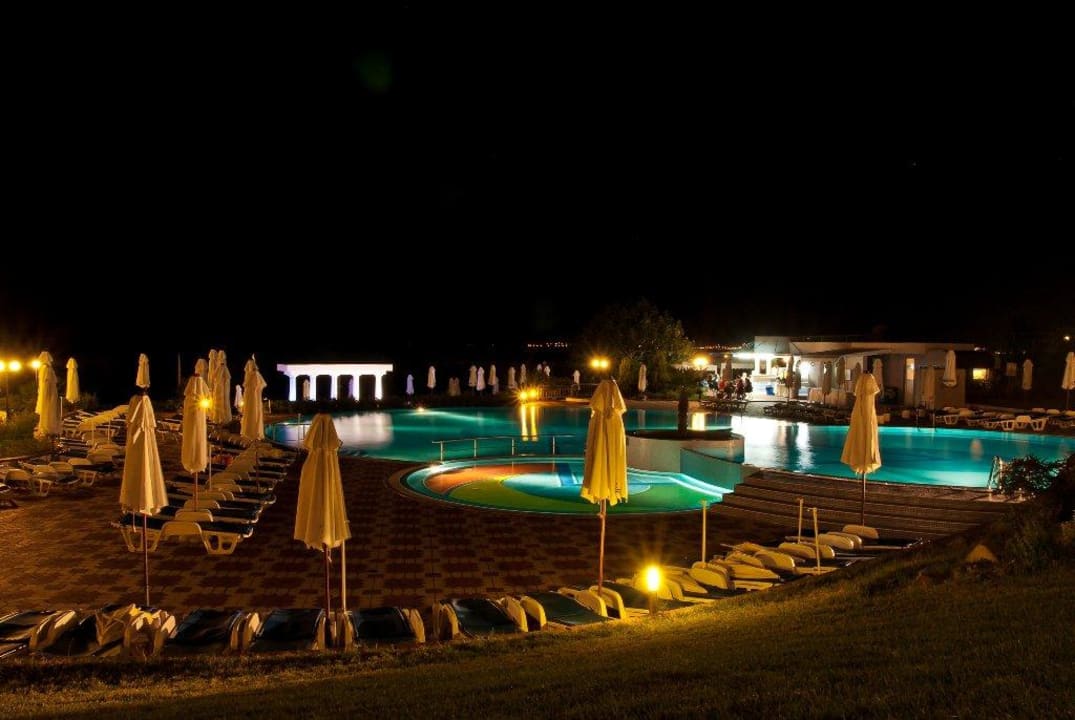 Noční bazén Hotel Sineva Beach