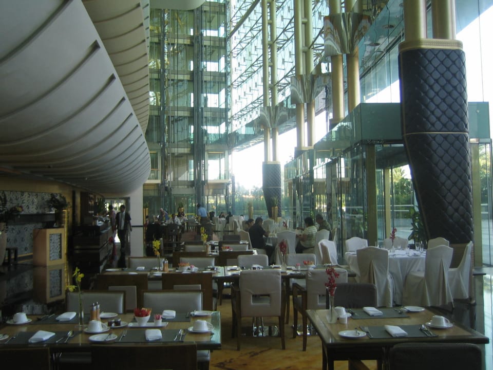 Futuristische Lounge The Meydan Hotel