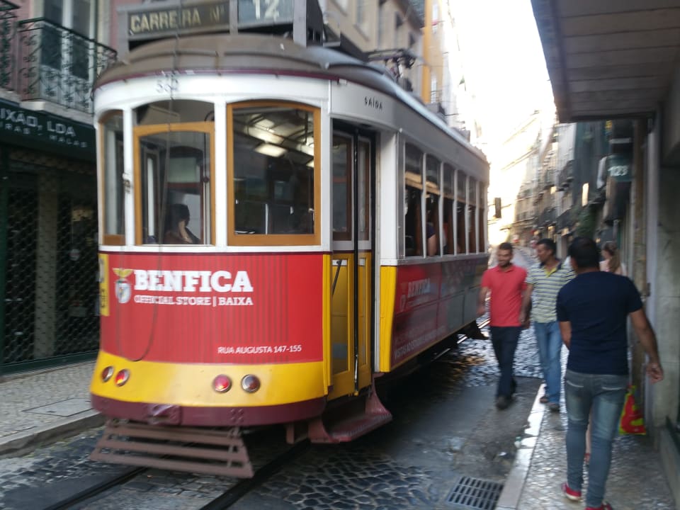 Außenansicht Martim Moniz 28 Guest House