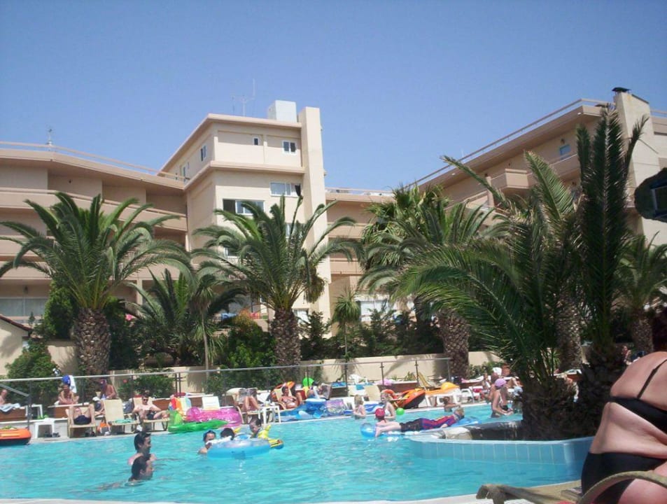 Basen The Residence Family & Fun