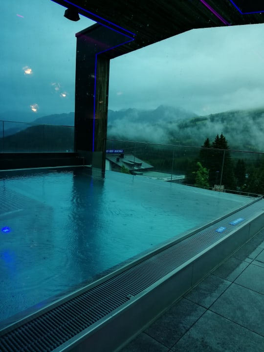 Pool MY ALPENWELT Resort