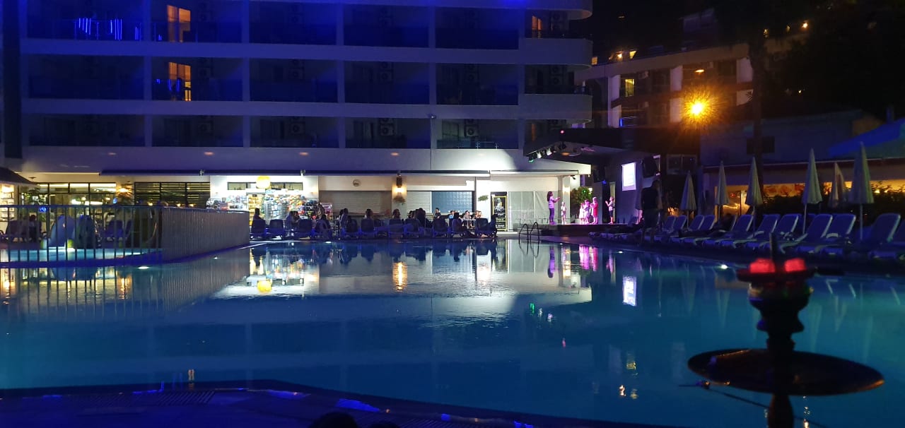 Pool Avena Resort & Spa