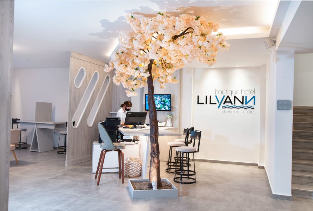 Lobby Acrotel LilyAnn Boutique