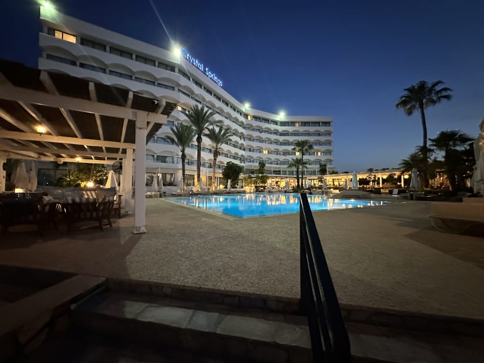 Außenansicht Crystal Springs Beach Hotel