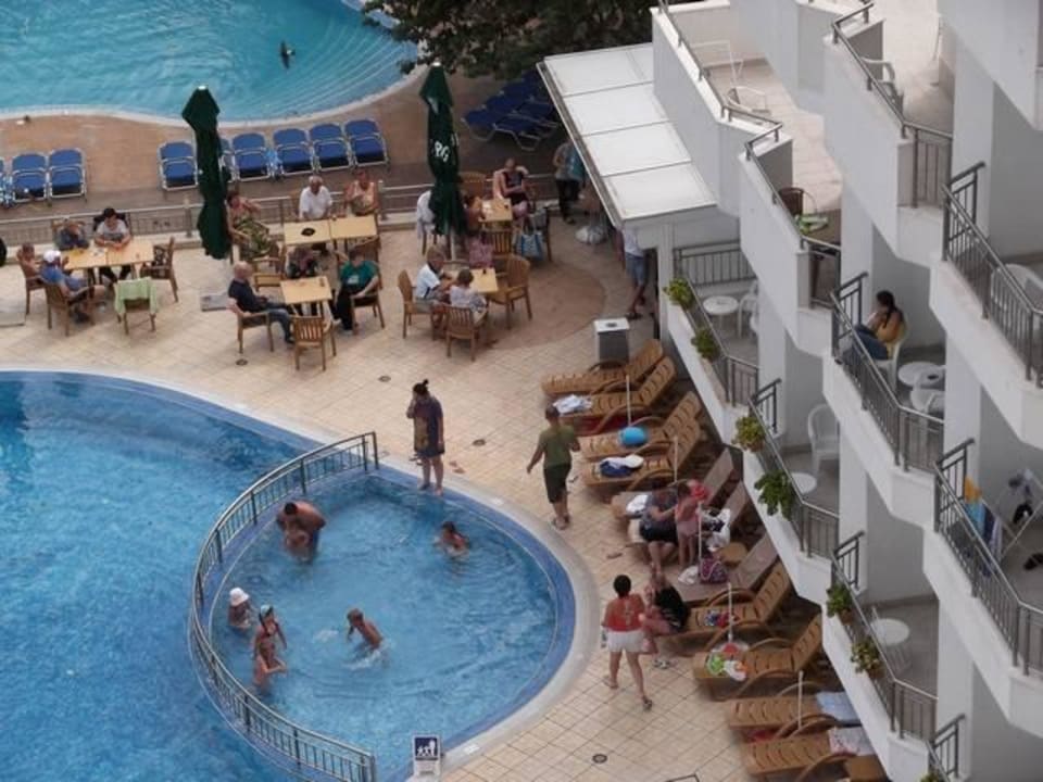 Pool und Garagenpoolbar Hotel Glarus