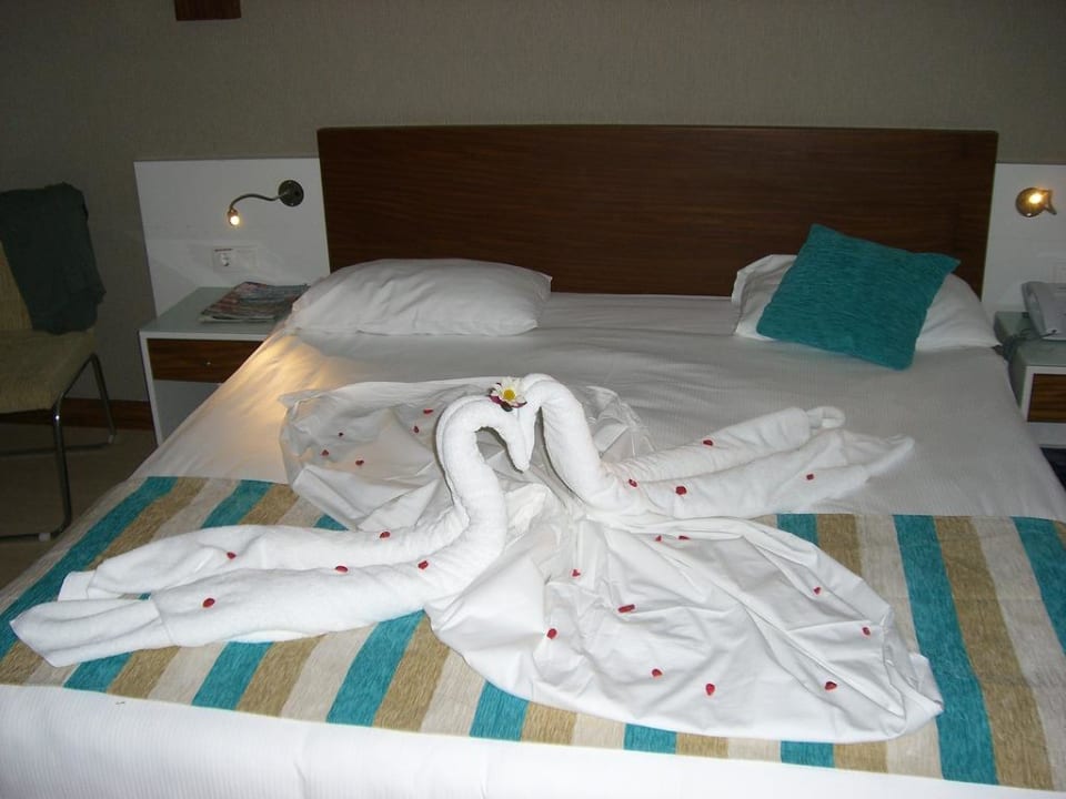 Bastelstunden auf den Zimmern Sunis Evren Beach Resort Hotel & Spa