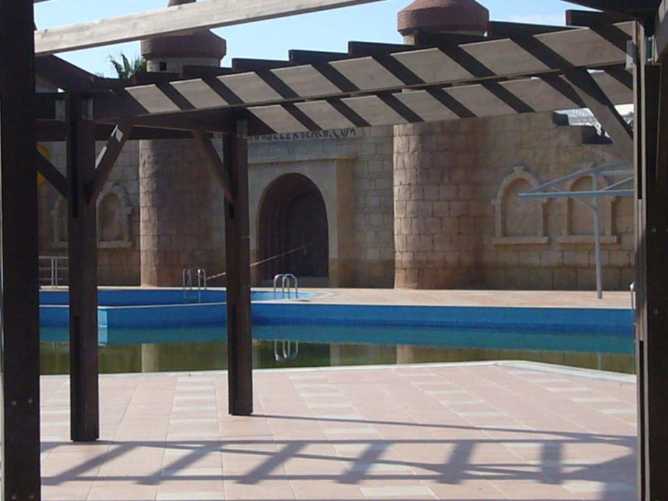 Pool im Winter Belek Beach Resort Hotel