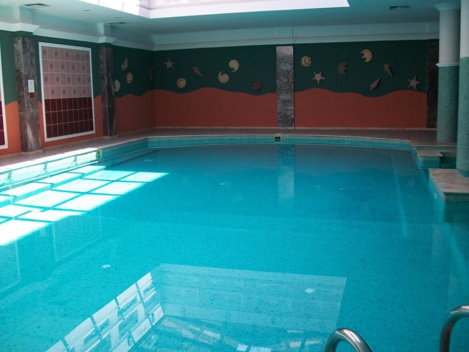 Innenpool Club Grand Side