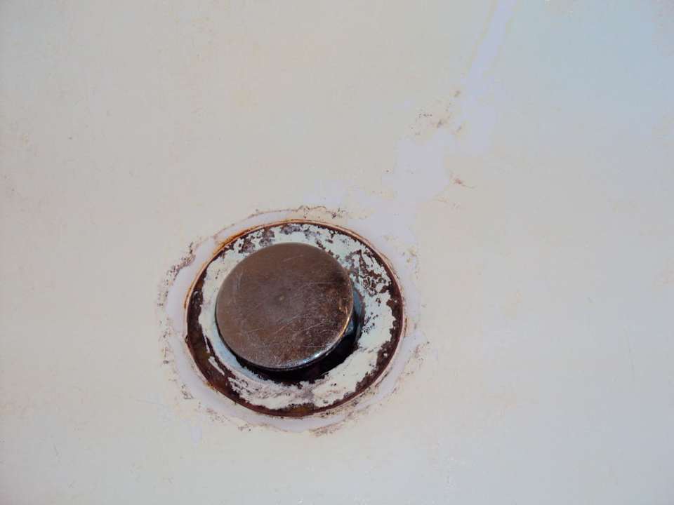 Der Badewannenstöpsel Rost pur! Ghazala Gardens