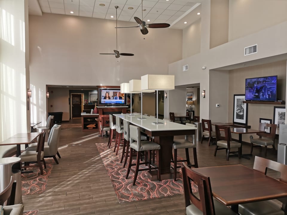Gastro Hotel Hampton Inn & Suites Navarre