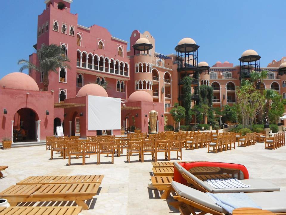 Traumhaft, vom Pool zum Public Viewing The Grand Resort