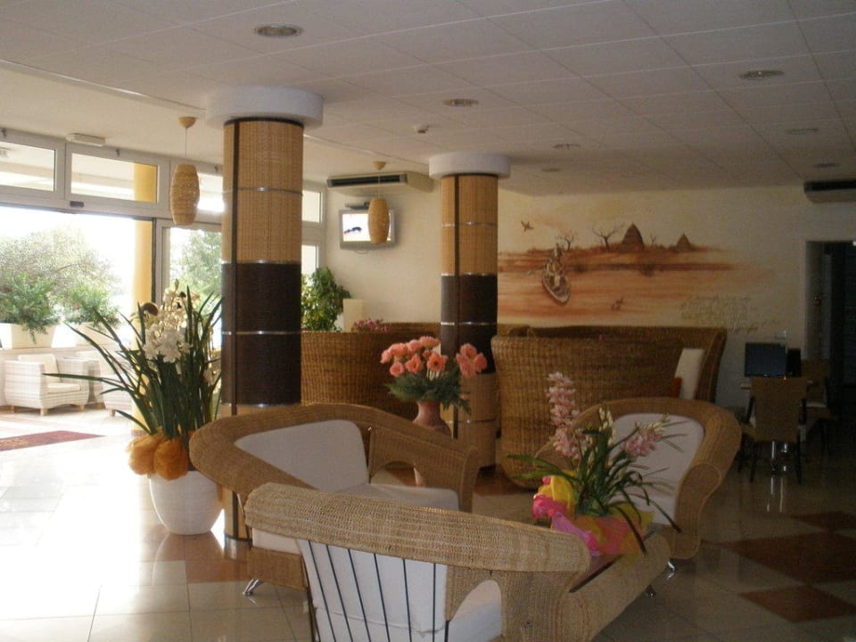 Lobby Villaggio Hemingway