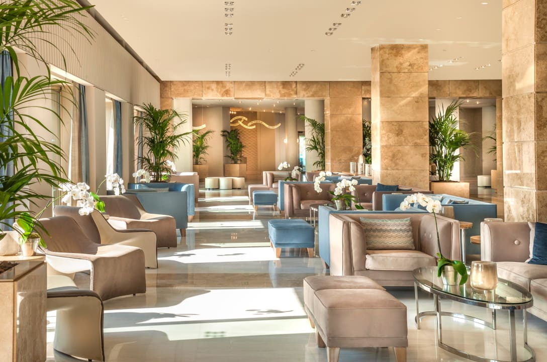 Lobby Ikos Olivia