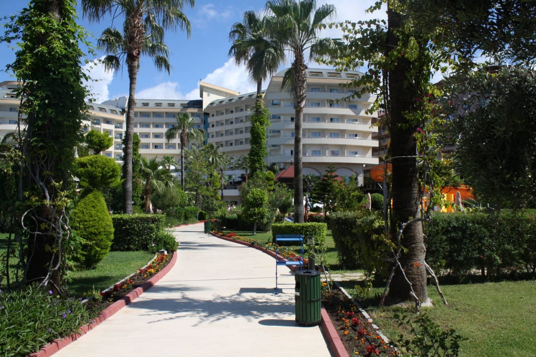 Gepflegte Gartenanlage   Saphir Resort & Spa