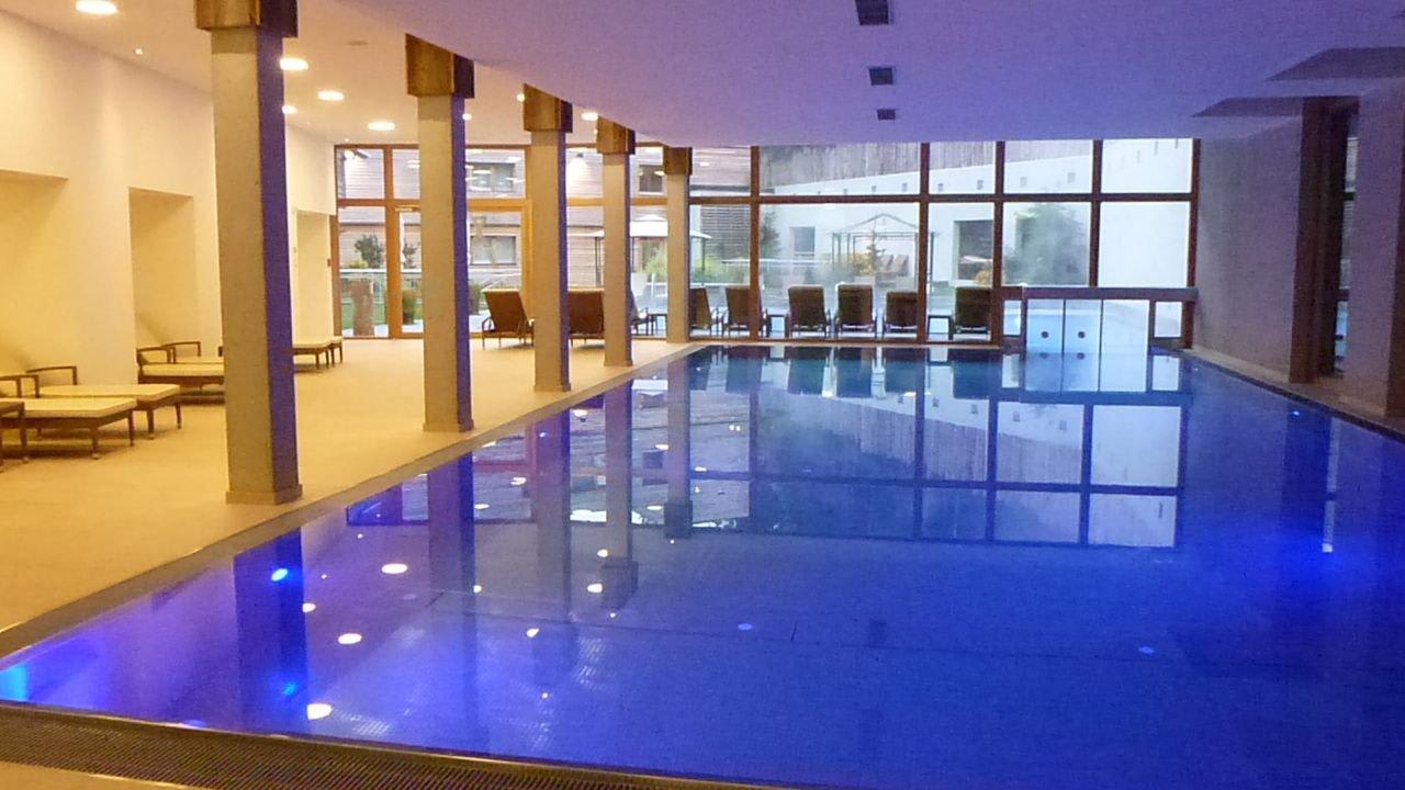 Super Pool DAS KRONTHALER