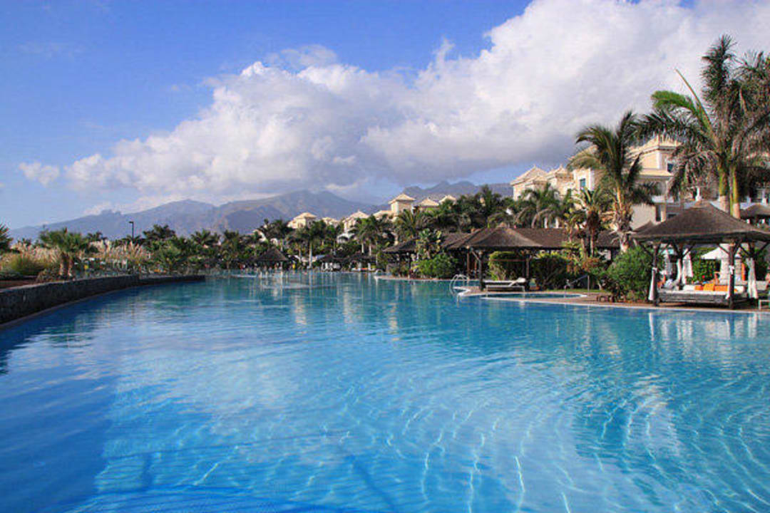 Infinity Pool Gran Melia Palacio de Isora Resort