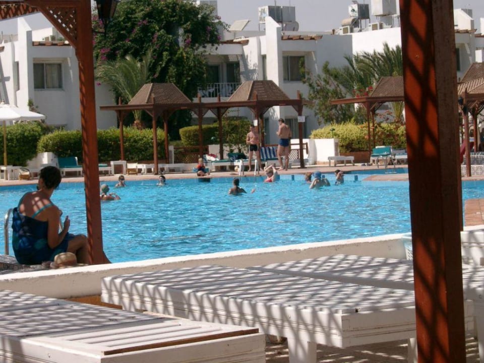 Pool Menaville Safaga