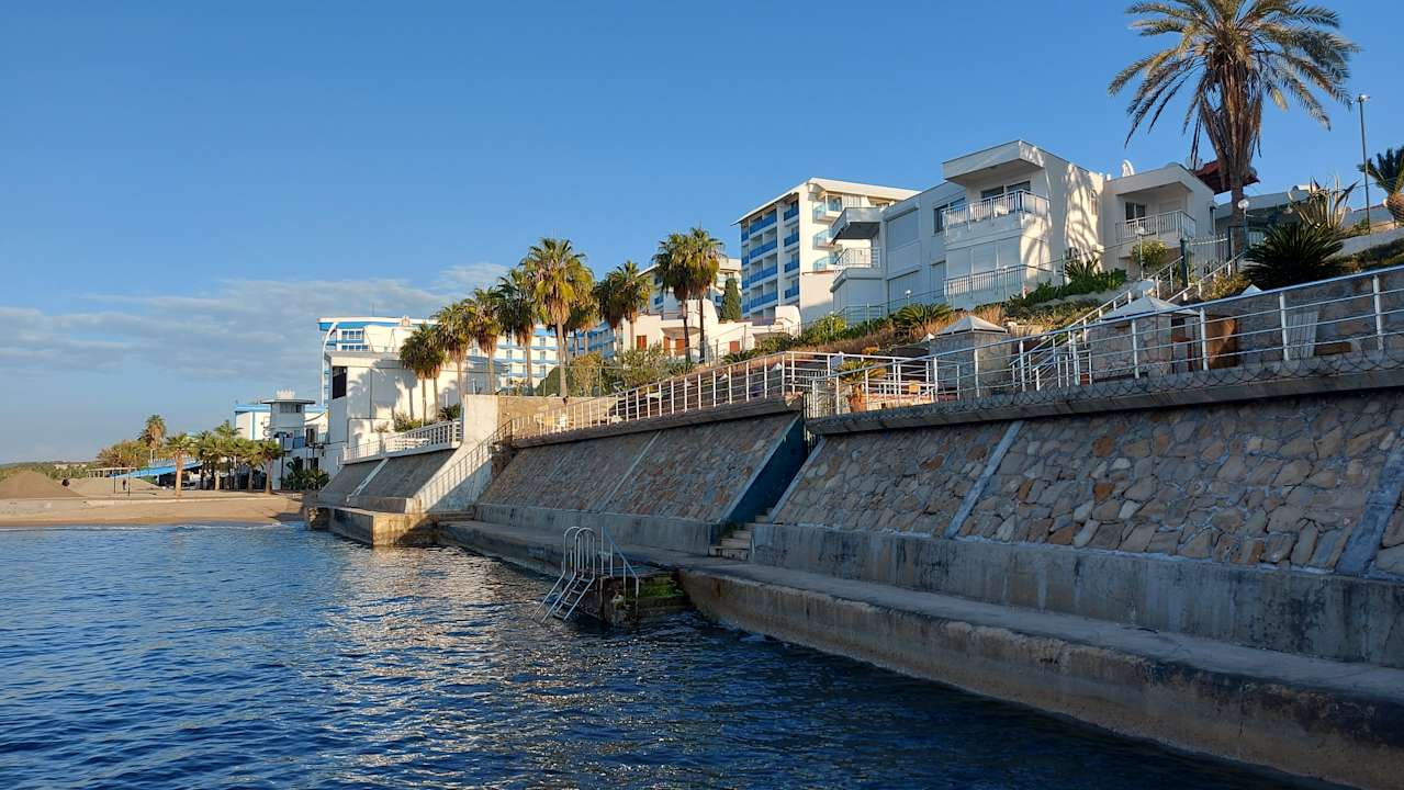 Strand Granada Luxury Beach