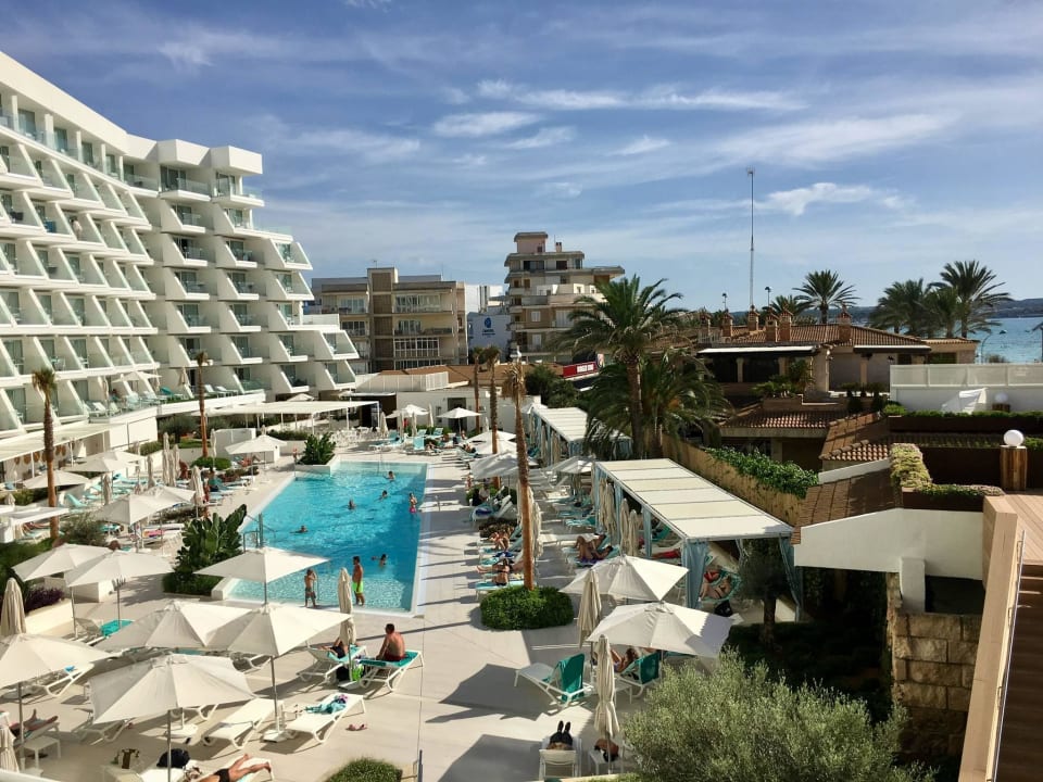 Blick auf den Pool Iberostar Selection Playa de Palma