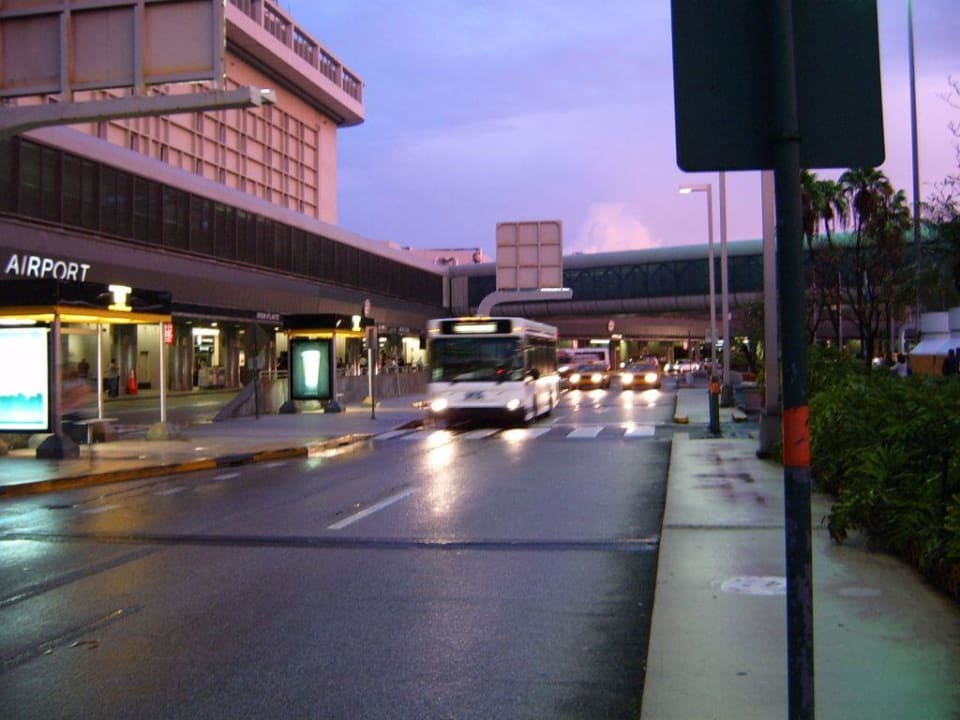 Zufahrt zum Hotel (Terminal) Miami International Airport Hotel