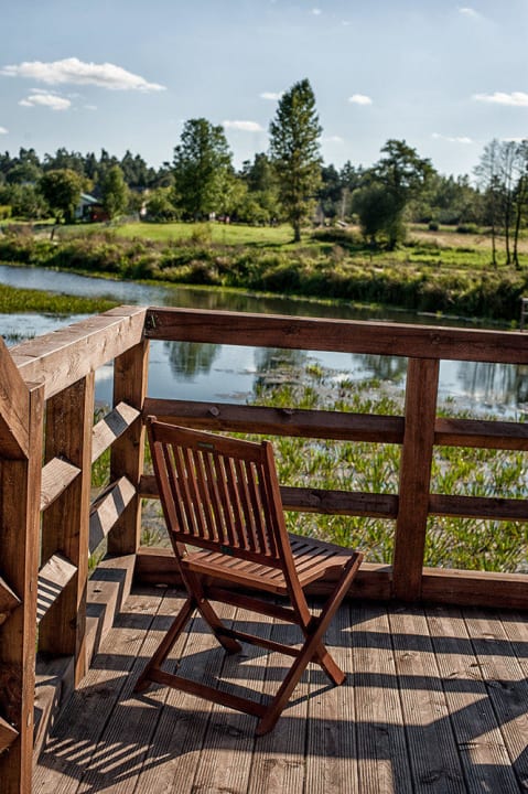 Taras zaprasza do wypoczynku Dwór Stanica Rzeczna Łabędzie