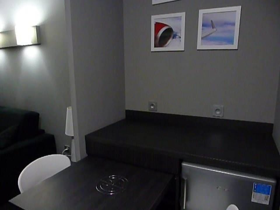 Ausziehbarer Esstisch Appart'City Strasbourg Aéroport