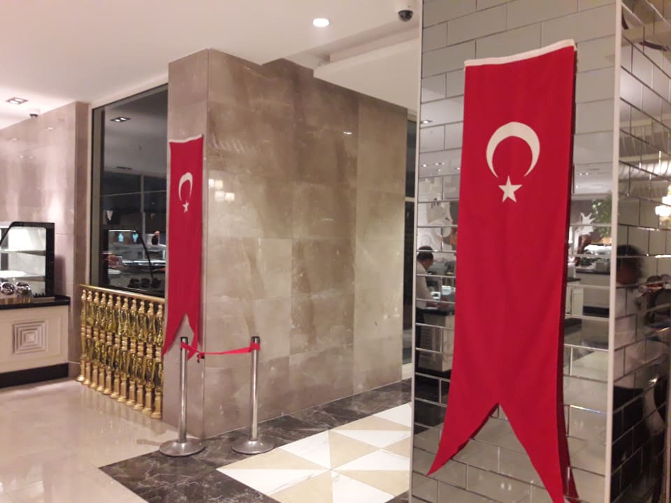 Gastro Well Palace Side