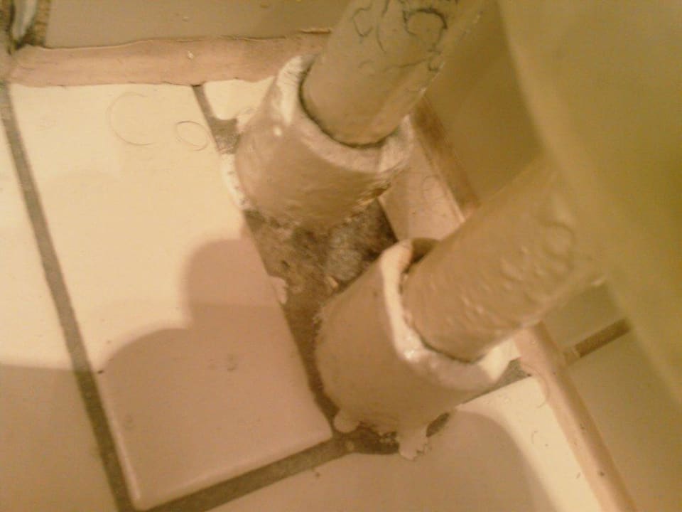 Boden im Badezimmer mit Kringelhärchen Hotel Medo