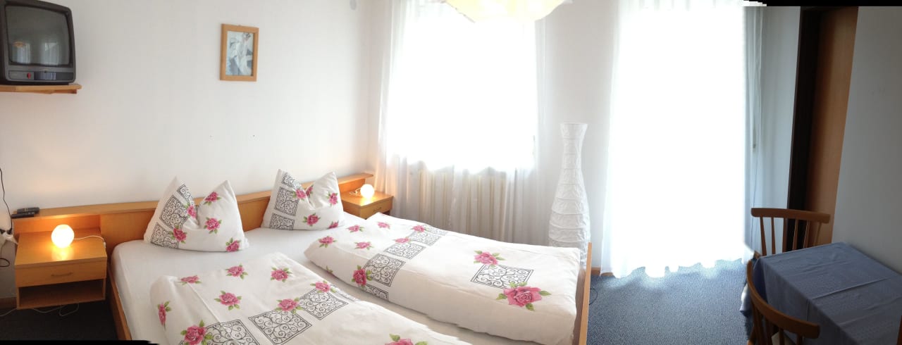 Doppelzimmer mit Duschbad und TV Pension Carola