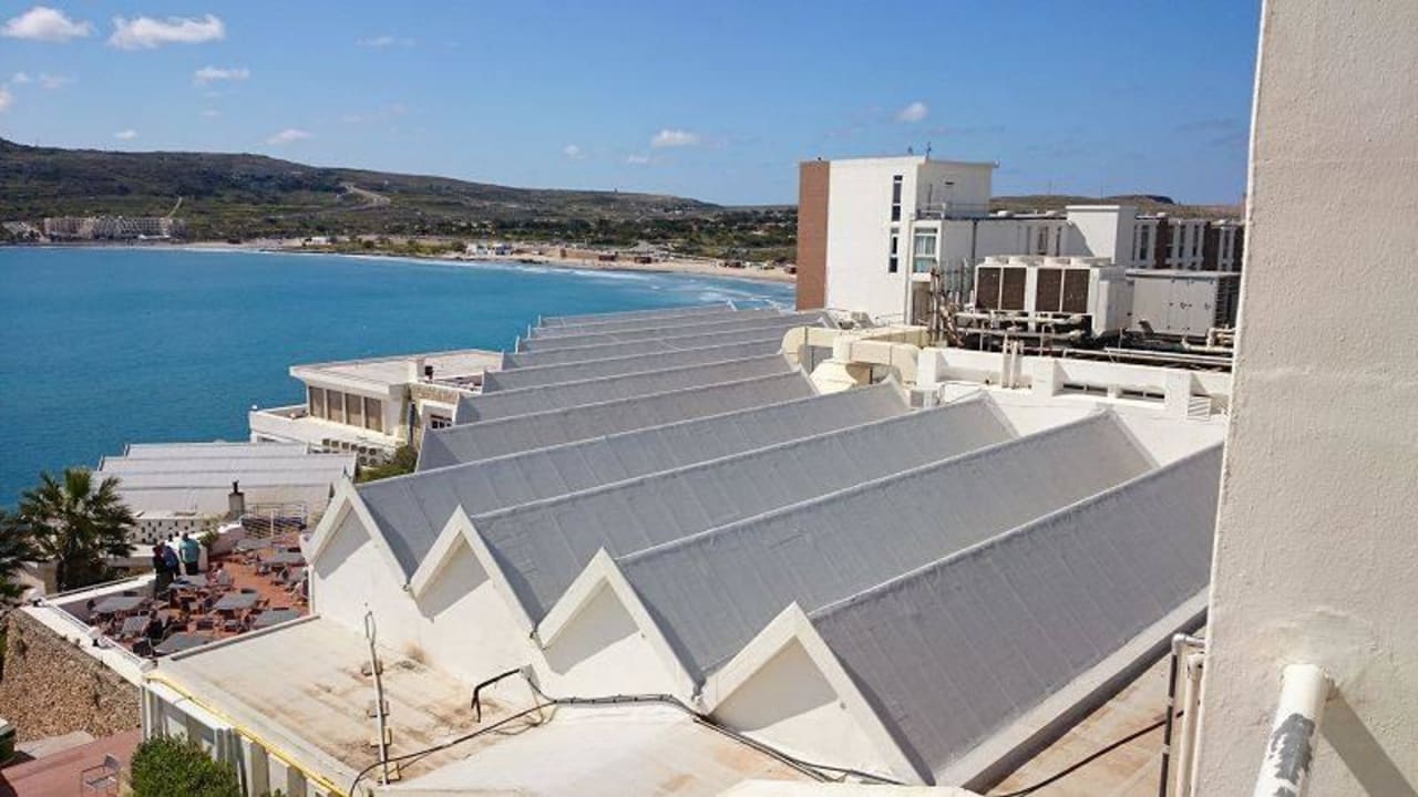 Laut und nicht schön Hotel Mellieha Bay