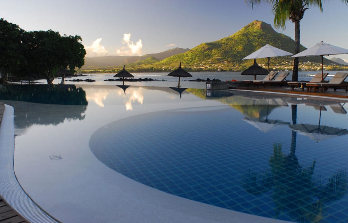 Pool Sands Suites Resort & Spa