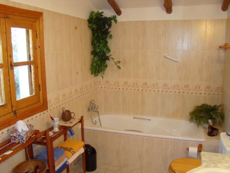 Das en-suite Bad im Haupthaus Finca Fogorate