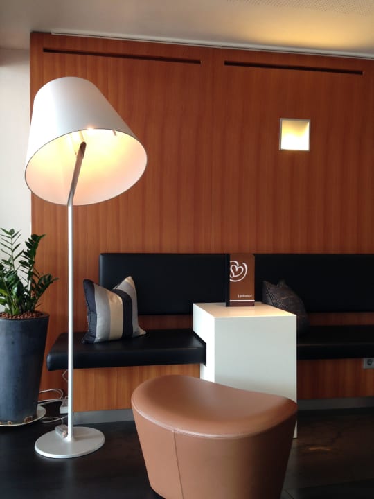 Treppenaufgang von der Rezeption Lindenhof Pure Luxury & Spa DolceVita Resort