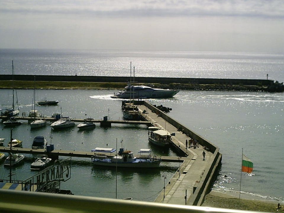 Die Yacht Hotel Glarus