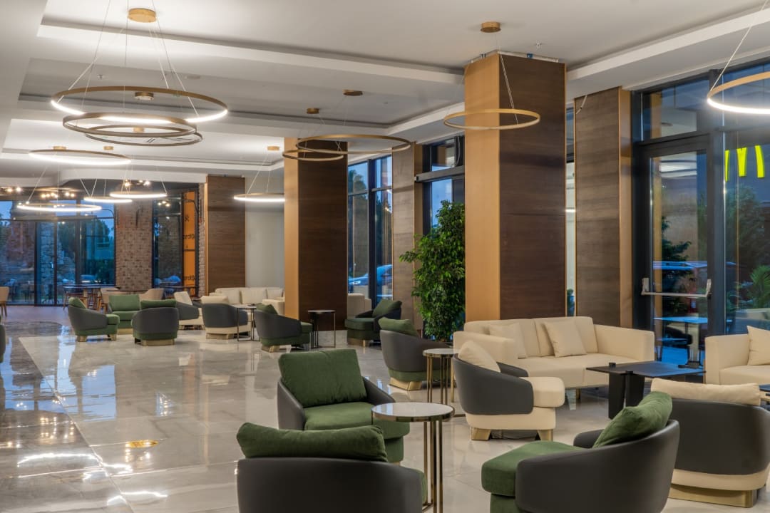 Lobby Side Square Hotel