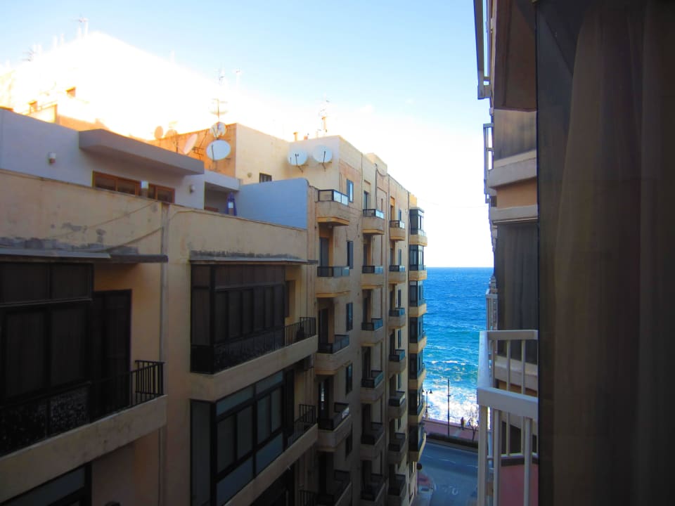 Seitlicher Meerblick aus dem 6. Stock The Diplomat Hotel