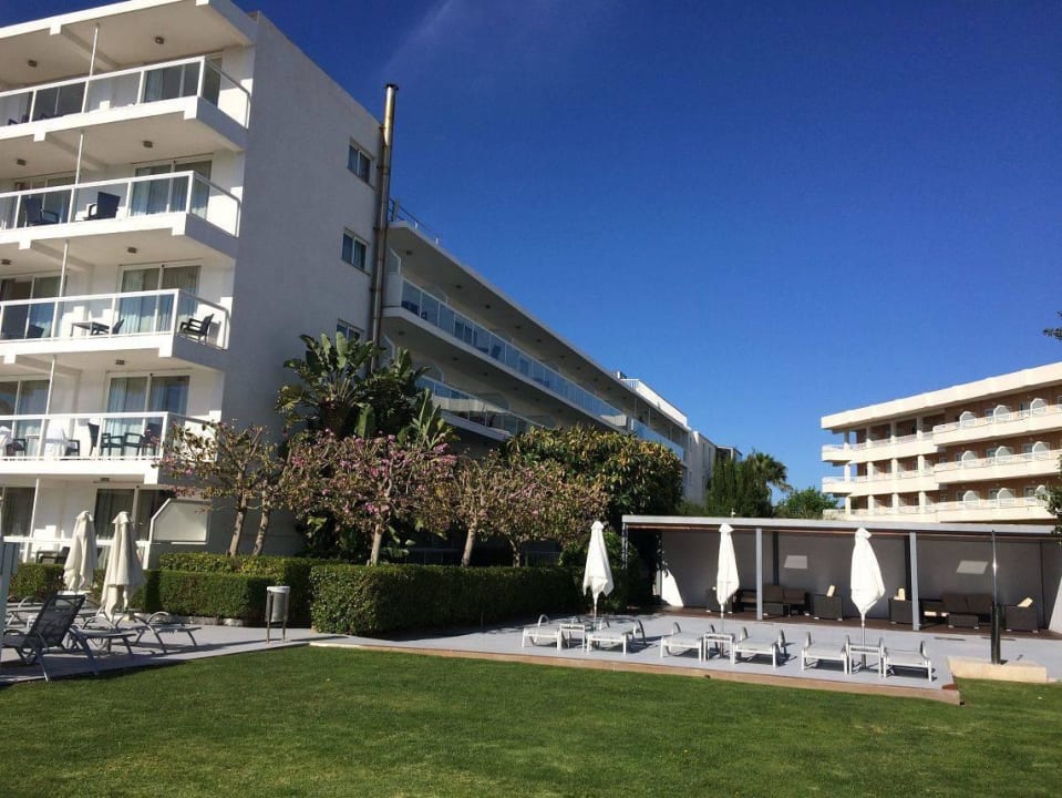Rückwärtige Ansicht mit Fitnessraum Las Gaviotas Suites Hotel