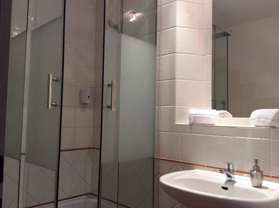 Bad mit Dusche Hotel52 Bergheim