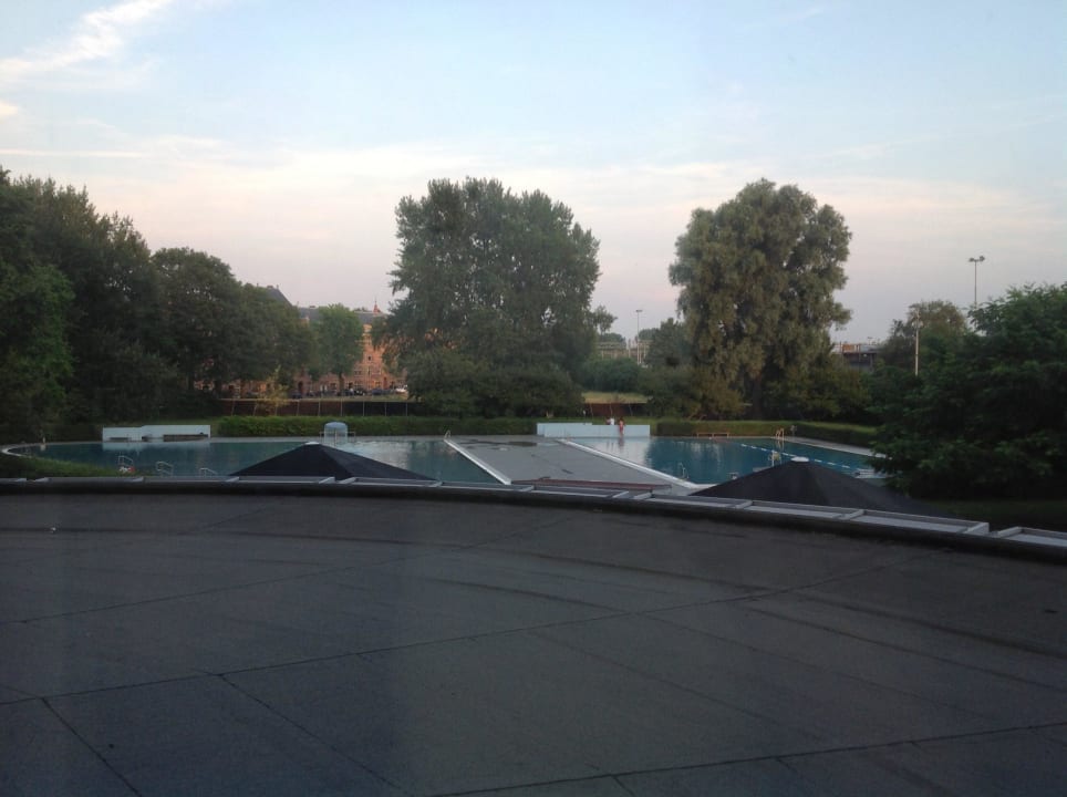 Blick ins Freibad WestCord Art Hotel Amsterdam 3-Star