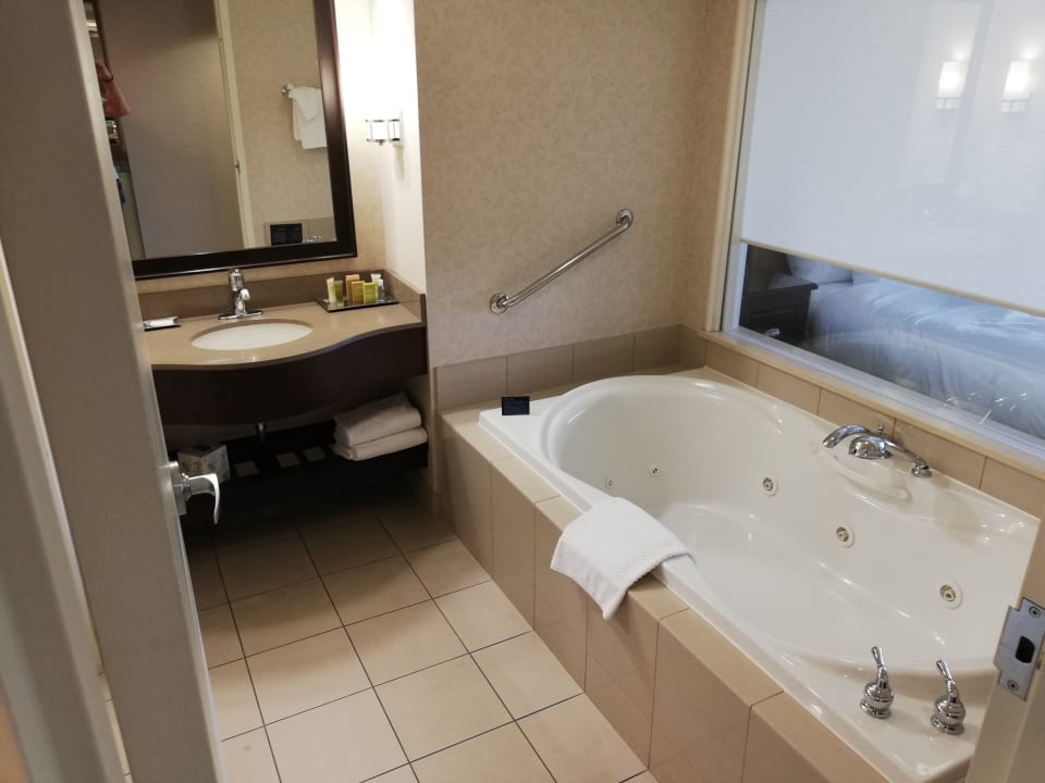 Zimmer Hilton Niagara Falls / Fallsview Hotel & Suites