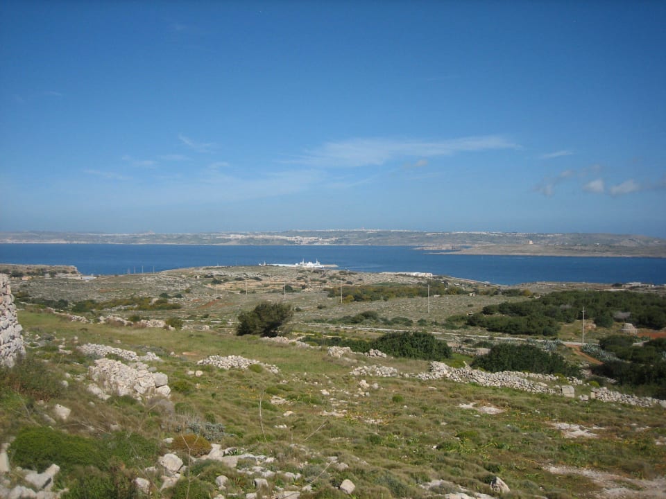 Blick zur Insel Gozo Riviera Spa Resort - Adults Only