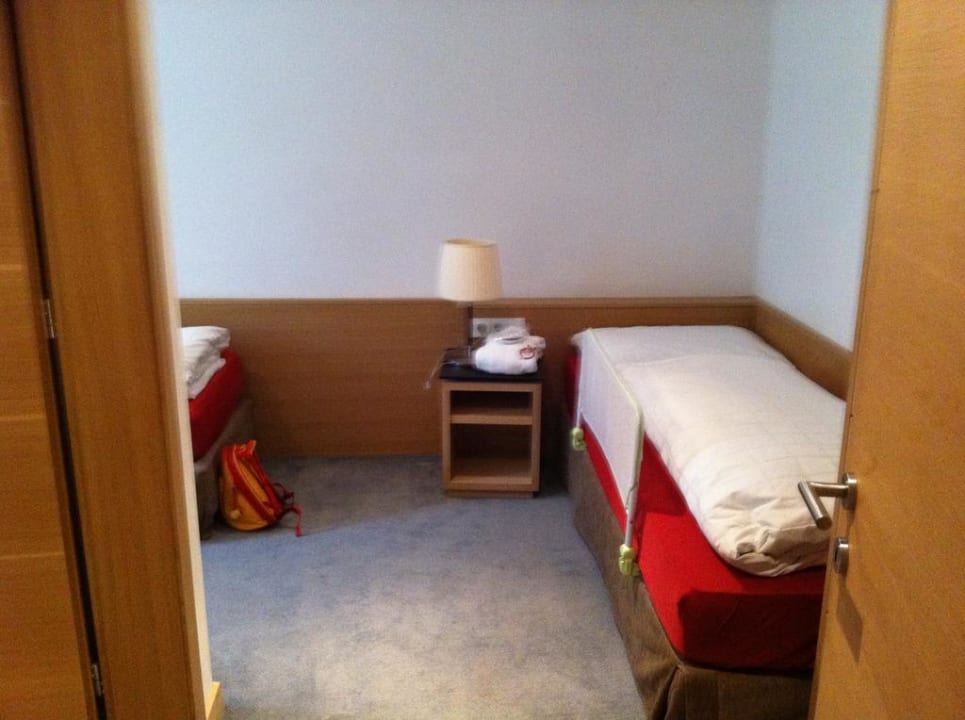 Kinderzimmer Bett  Hotel Biancaneve