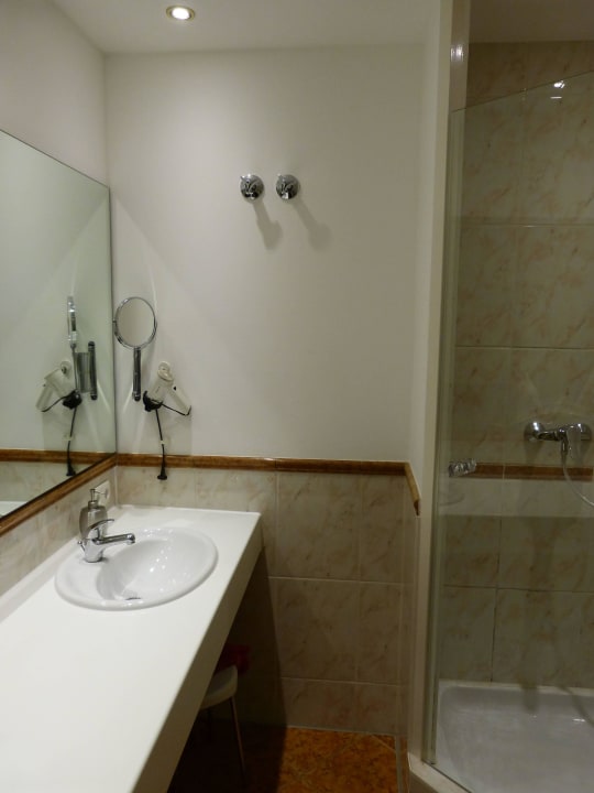 R.124 Hotel Post