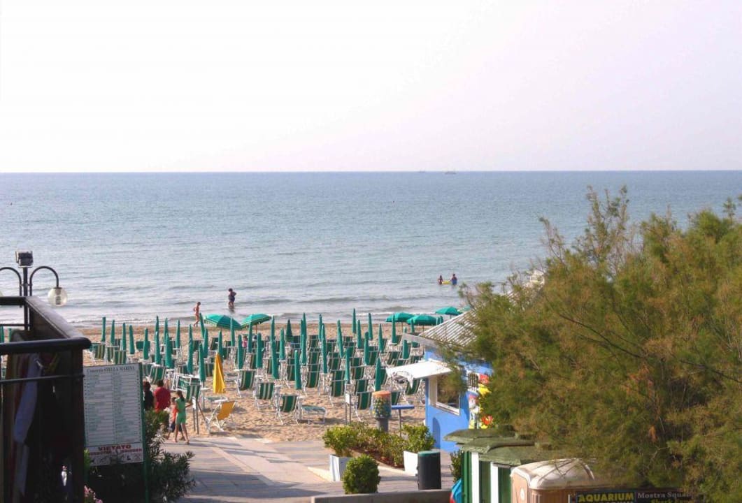 Seitliche Meersicht Hotel Elpiro