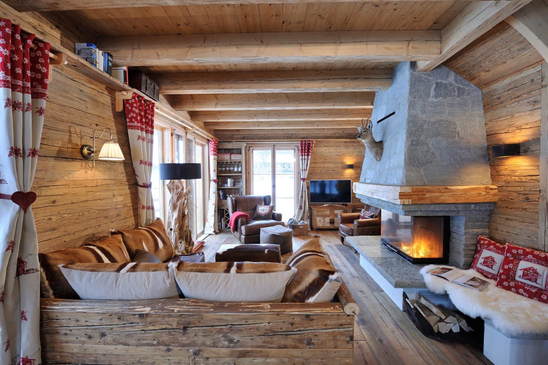 Wohnbereich mit Kamin Chalet Grand Flüh