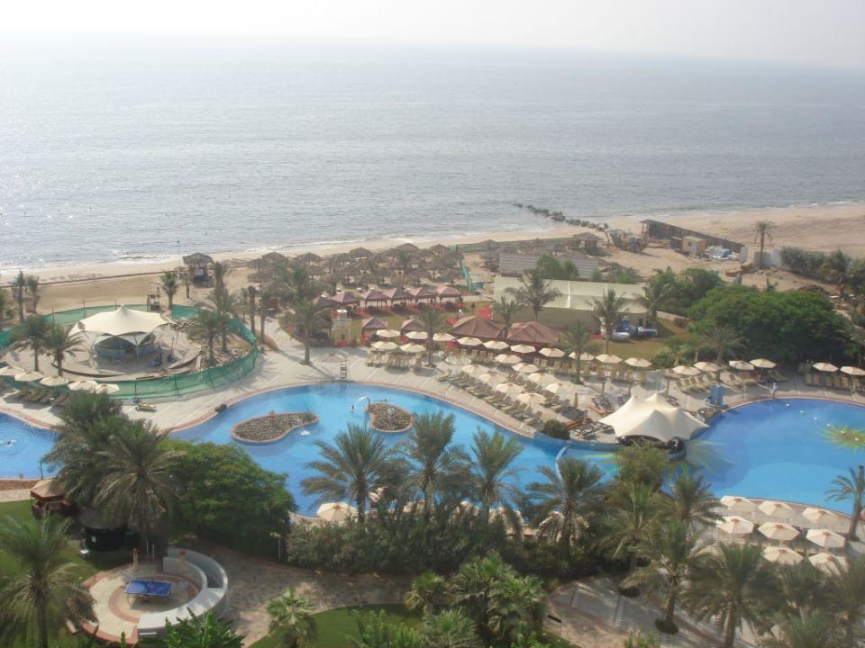 Rechter Strandabschnitt wird umgebaut. 06.09.2008 Hotel Le Meridien Al Aqah Beach Resort