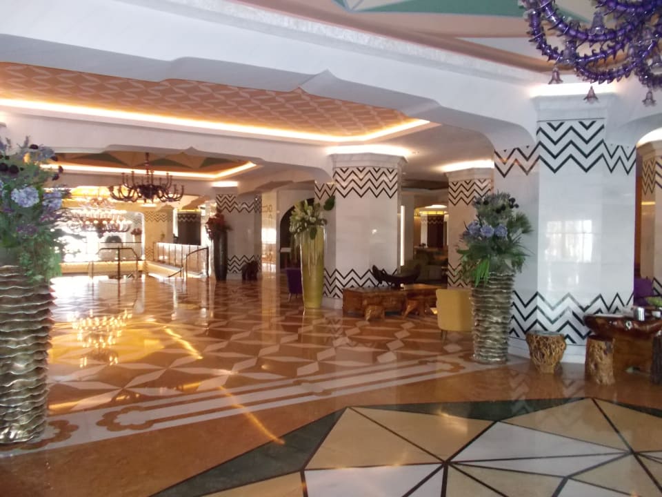 Lobby Royal Taj Mahal Hotel